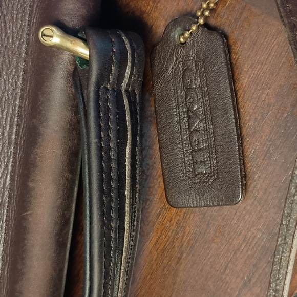 Vintage COACH Genuine Brown Soft Leather  Messenger Bag W/ Gold Hardware - Picture 10 of 13